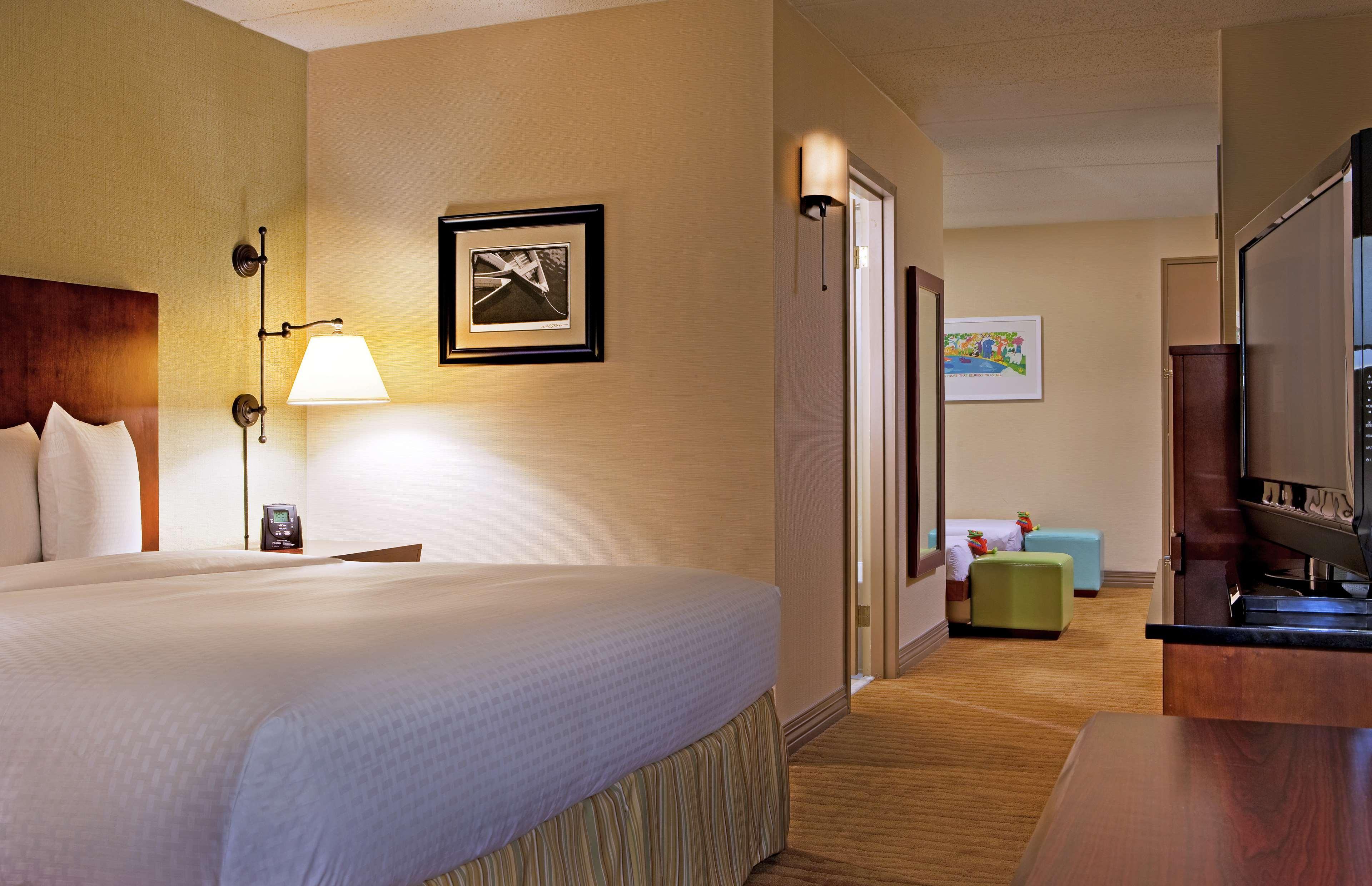 Doubletree Boston North Shore Danvers Exterior photo