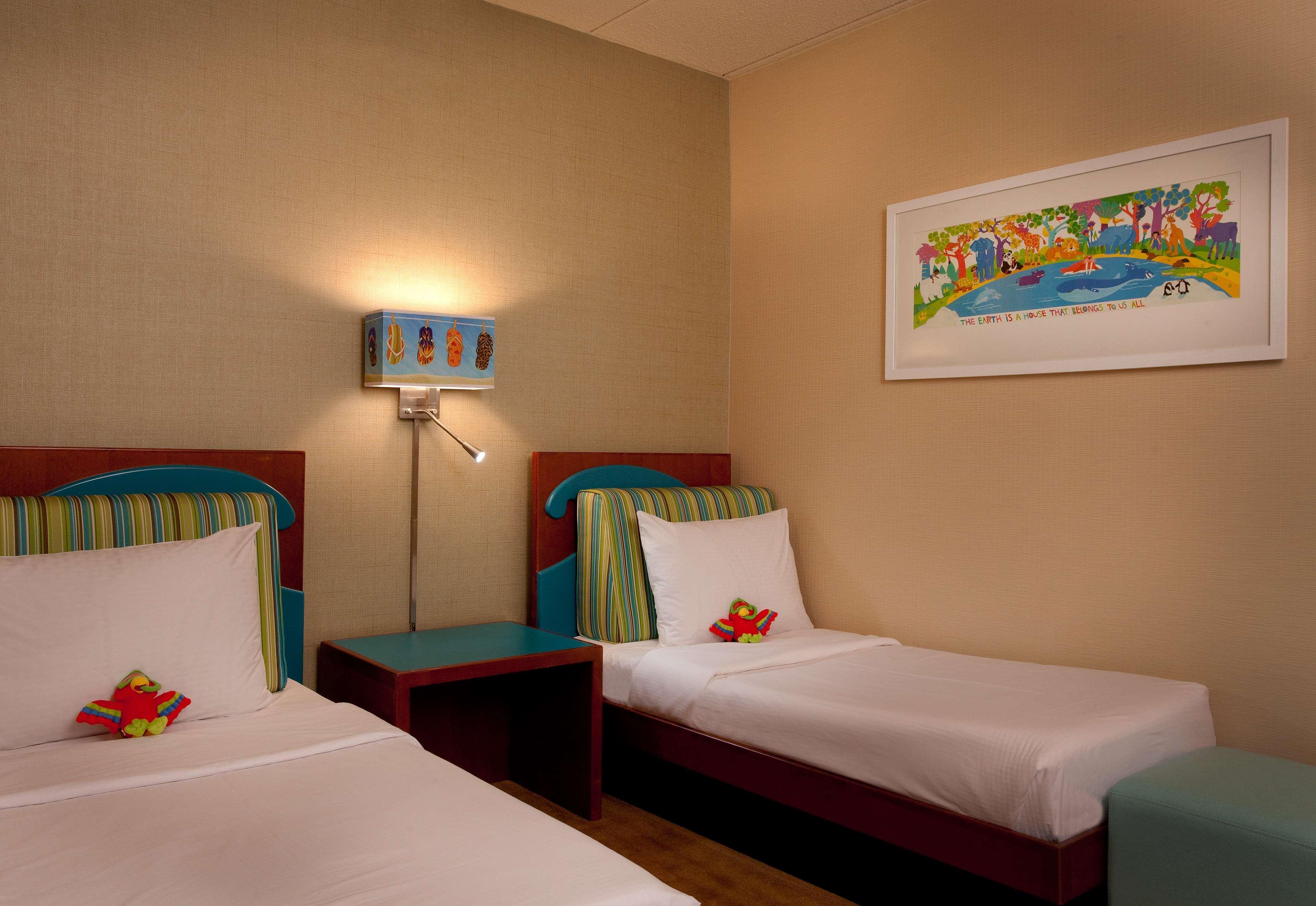 Doubletree Boston North Shore Danvers Exterior photo