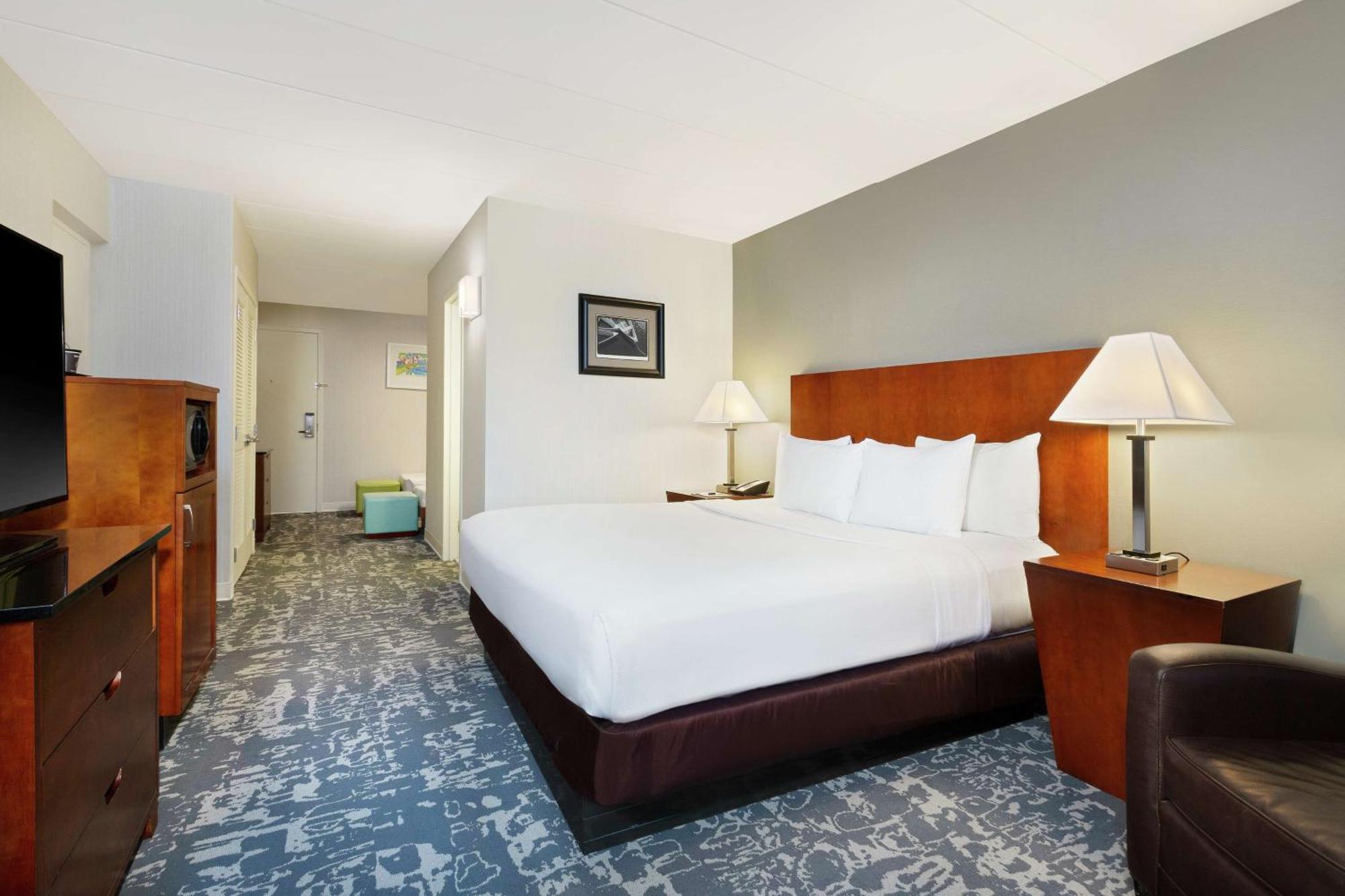 Doubletree Boston North Shore Danvers Exterior photo